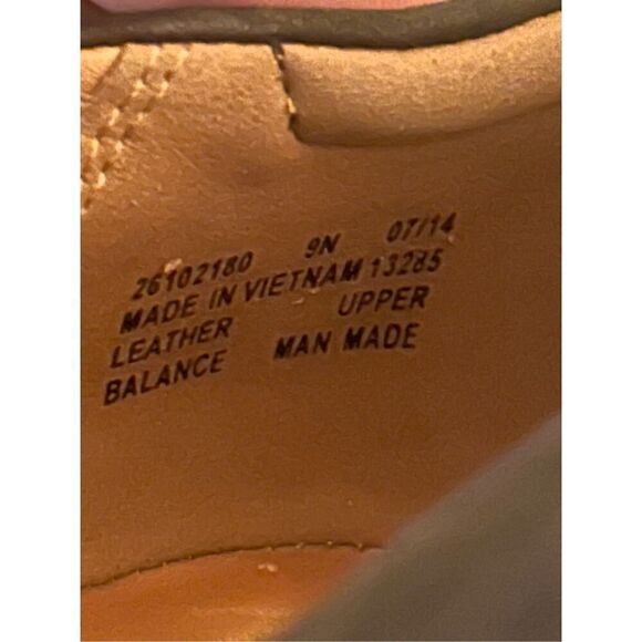 Clarks Women's Aubria Fay Slip On Size 9 Black Nubuck Shoe - Picture 8 of 8